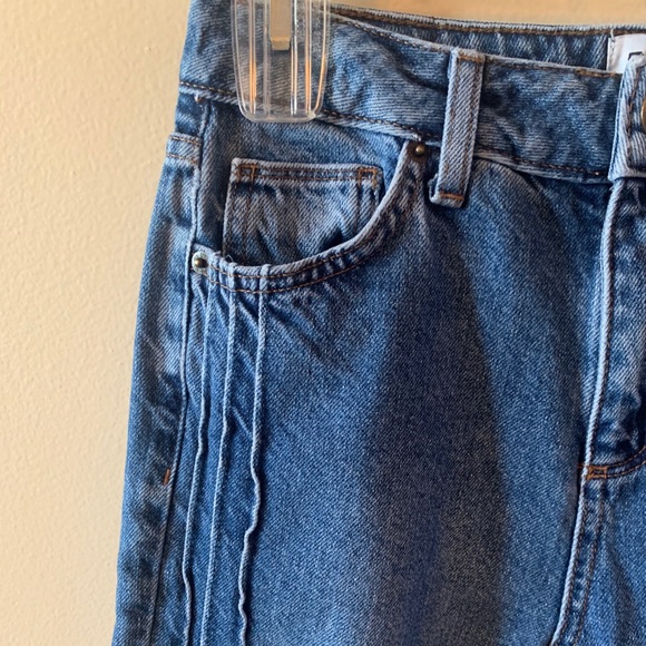 Urban Outfitters BDG Mom Medium Wash Jeans-26 - Picture 2 of 8